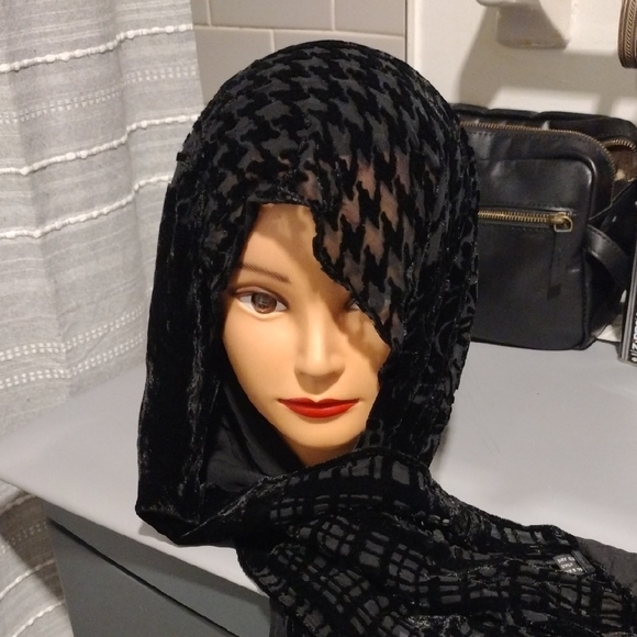 Elegant Silk Black Velvet Scarf - Picture 7 of 7